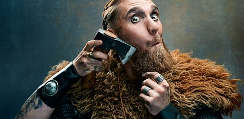 Lennard Rosar – Schildmaid im thalhaus Theater Wiesbaden