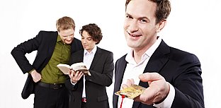 Für Garderobe keine Haftung – Impro meets Poetry im thalhaus Theater Wiesbaden